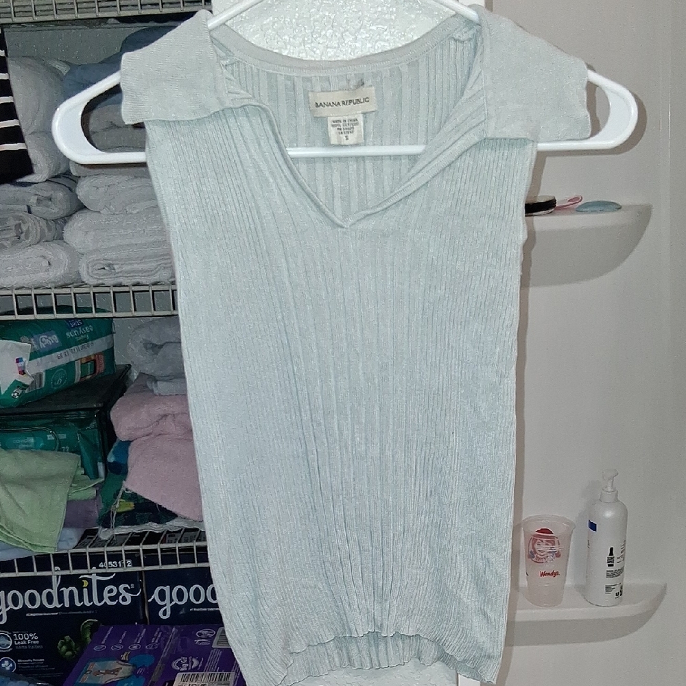 Banana Republic Light Gray Ribbed Sleeveless Top